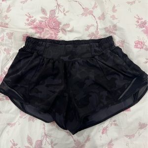 Black Camo Lululemon Hotty Hot 2.5 inch
